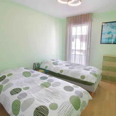 New T3 With Air Conditioning 2 Steps From The Apartment